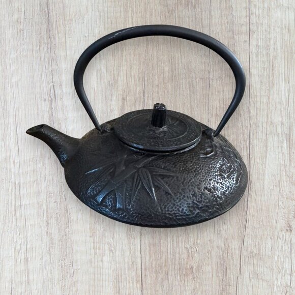 Vintage Japanese Tetsubin NAMBU TEKKI 2.5 CUP - 20oz Cast Iron Tea Pot Trivet - Picture 3 of 14